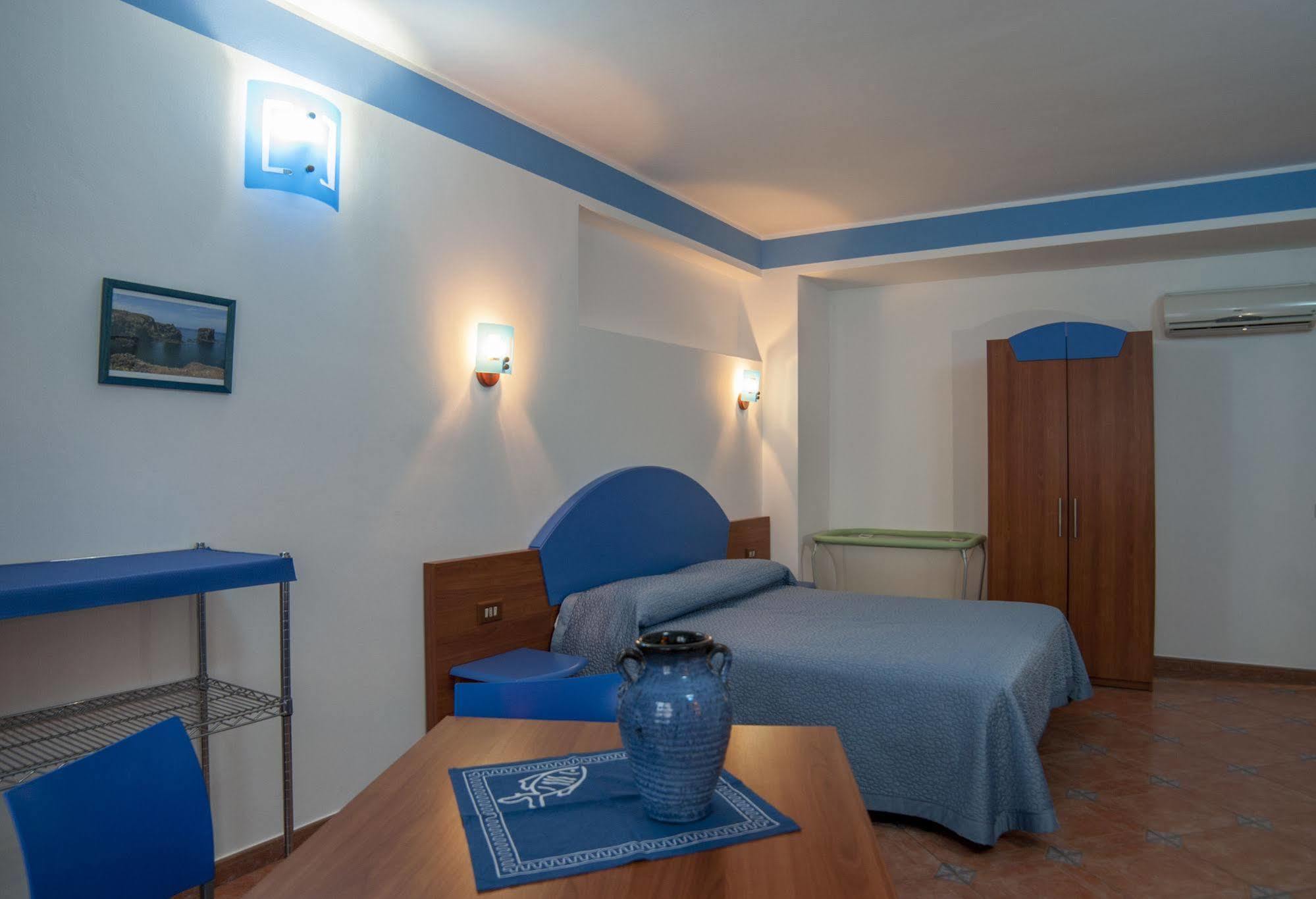 Sogni Nel Blu Aparthotel Isola di Ustica Eksteriør bilde